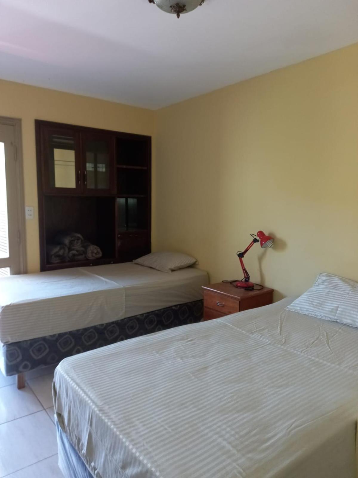 La Casa De Pedro Hostel Энкарнасьон Экстерьер фото