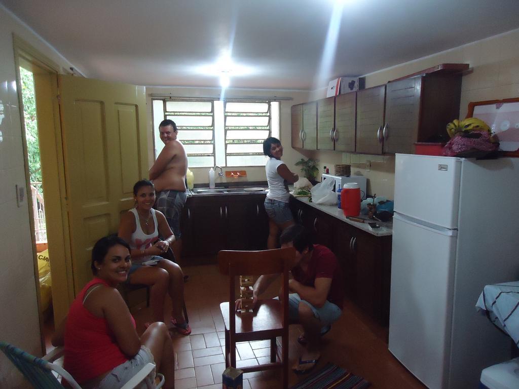 La Casa De Pedro Hostel Энкарнасьон Экстерьер фото